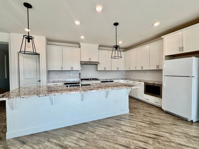 Photo - 5 YEARS NEW,  FORMER MODEL HOME BUILT BY LENNAR HOMES, 4 BED, 2.5 BATH, 2 CAR GARAGE