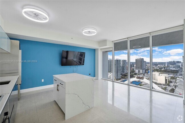 Building Photo - 1040 Biscayne Blvd Unit 3005 Rental