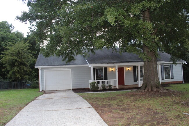 Building Photo - 446 Pheasant Run Dr
