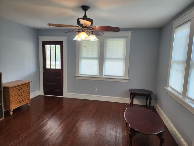 Photo - Cute Renovated 2 Bedroom Home with Huge Garage on large lot!