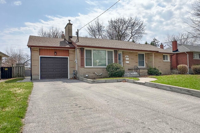 Building Photo - Contemporary 2-Bedroom, 2-Bath Legal Apartment for Rent in Oshawa