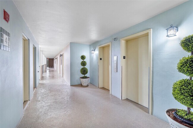 Photo - 9101 W Sample Rd Unit 402