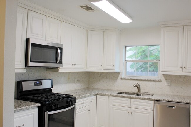 Photo - 4416 Holt St