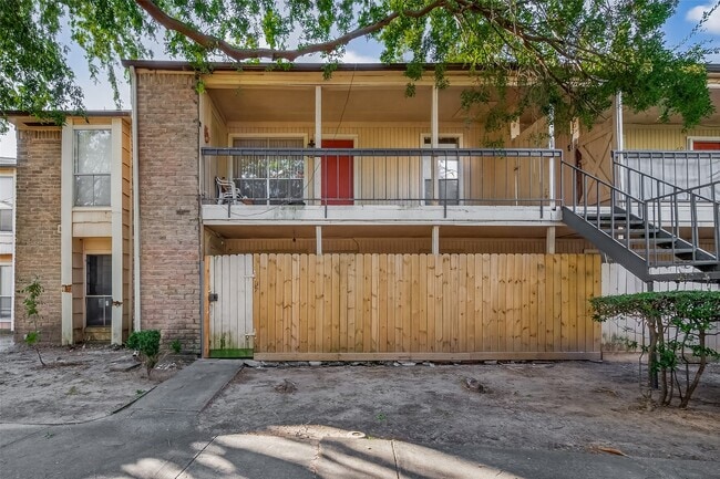 Photo - 8201 Richmond Ave. Unidad 37