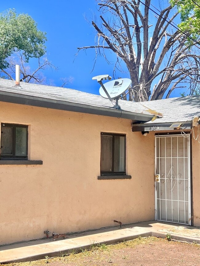 Building Photo - Winter Special! Half off first months rent!!