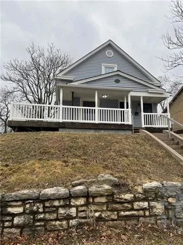 Photo - 242 N Valley St