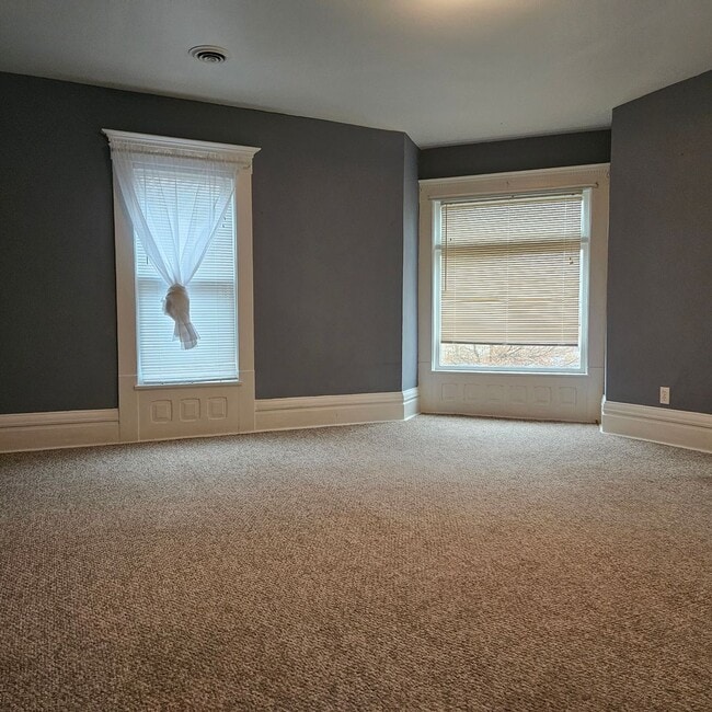 Photo - 118.5 W Walnut St Unit 118 Upper W Walnut