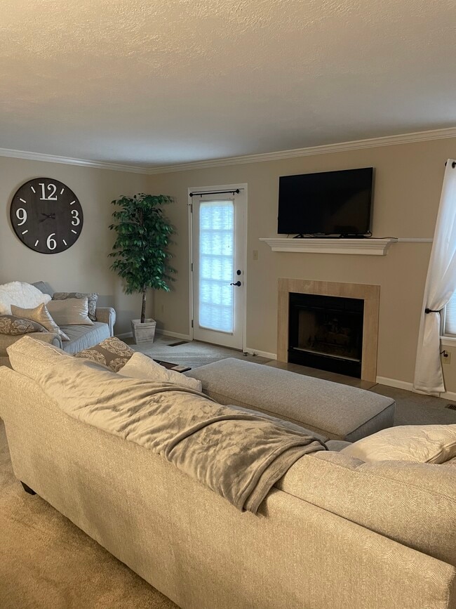 Photo - 104 Hillvue Dr
