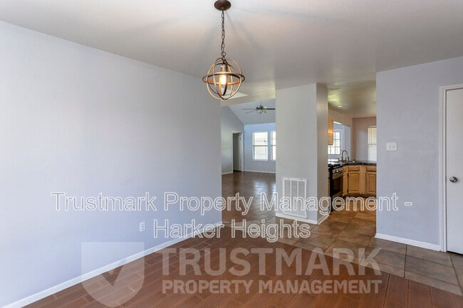 Photo - 320 Armadillo Ln