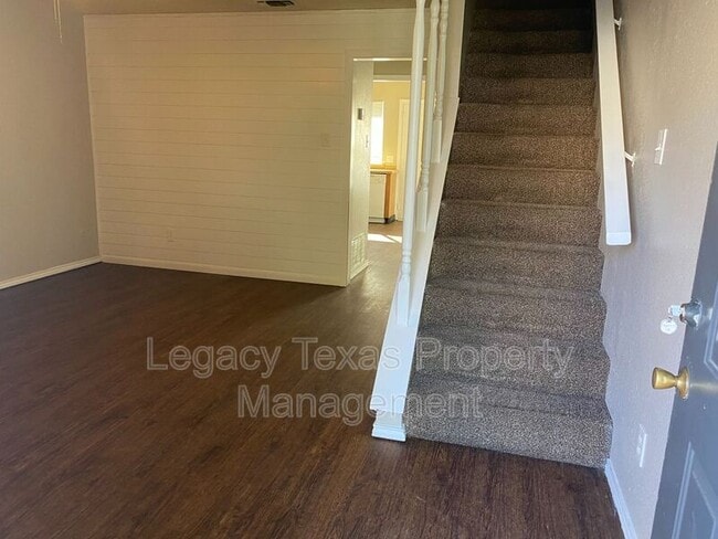 Building Photo - 1607 Sun Valley Dr Rental