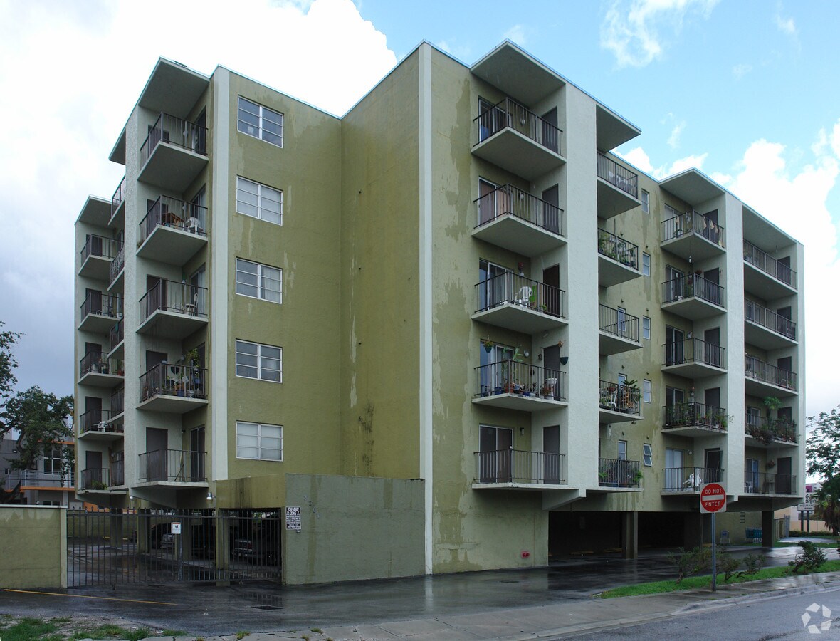 Casa Linda Apartments - Casa Linda Apartments