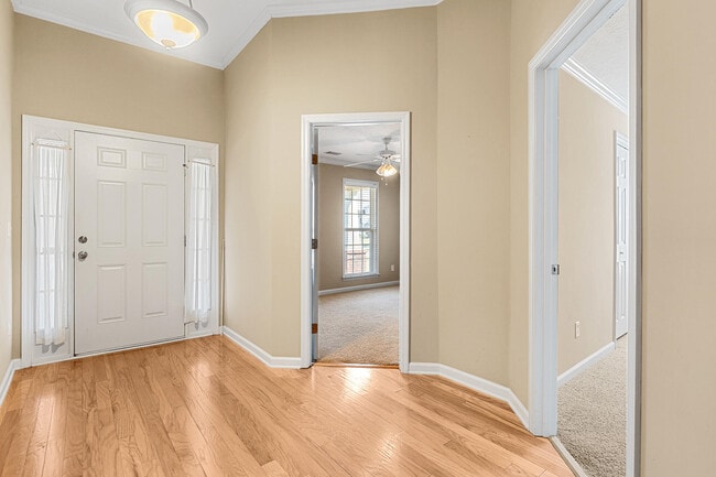 Photo - 228 Full Cir Dr