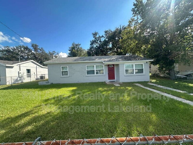 Photo - 403 Normandy St