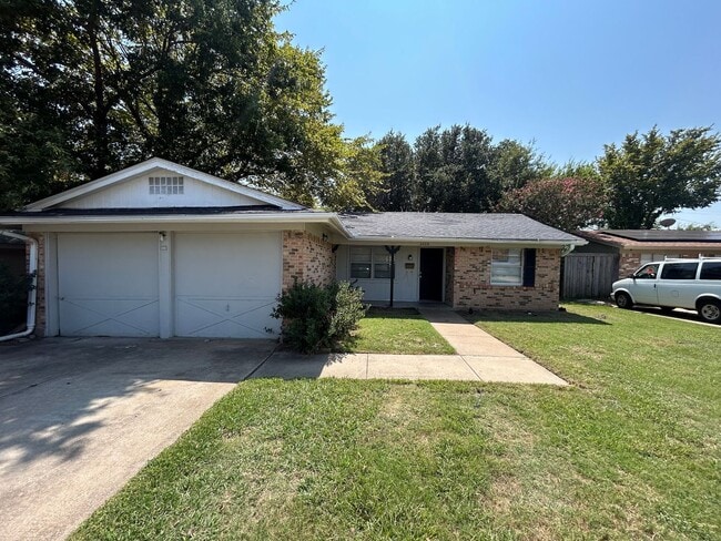 2604 Timberlake Dr