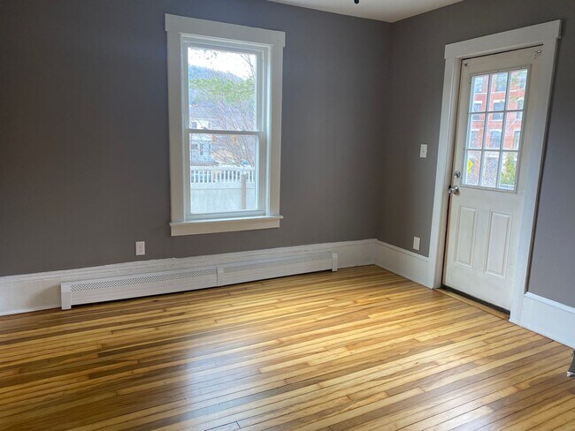 8 Union St.