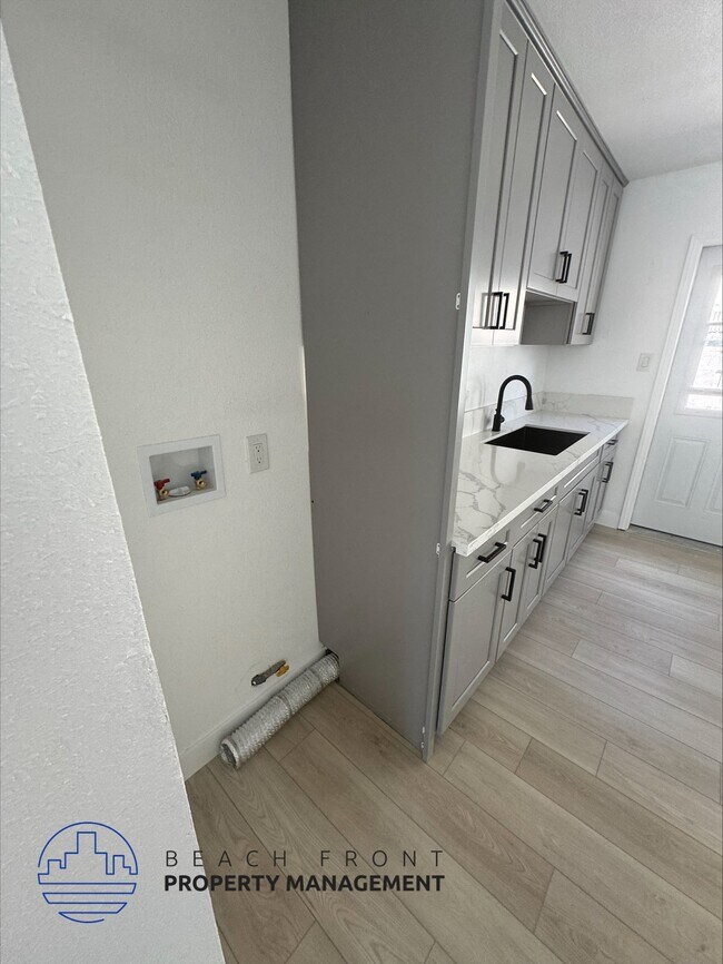 Photo - 5776 Rostrata Avenue