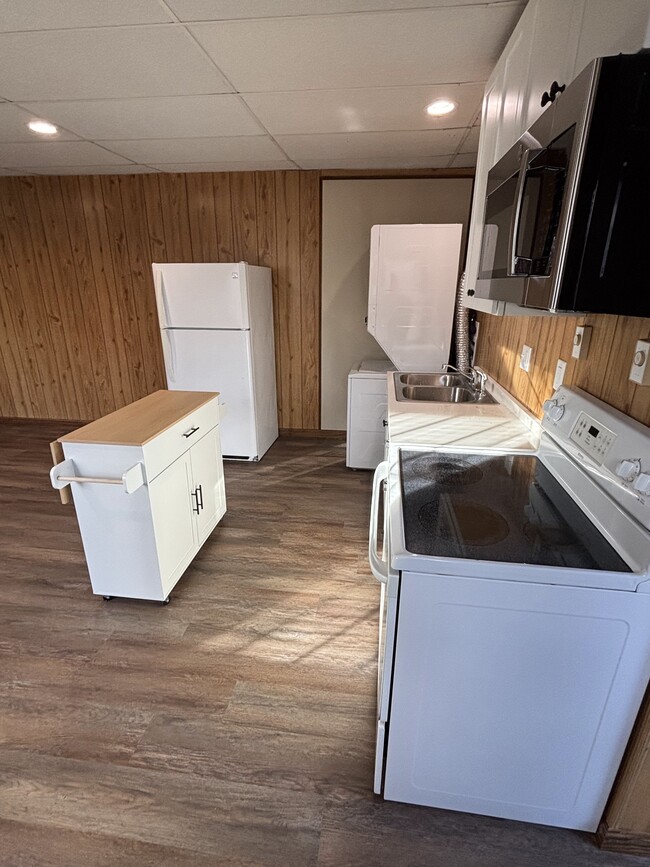 Photo - 8411 Shannon Rd