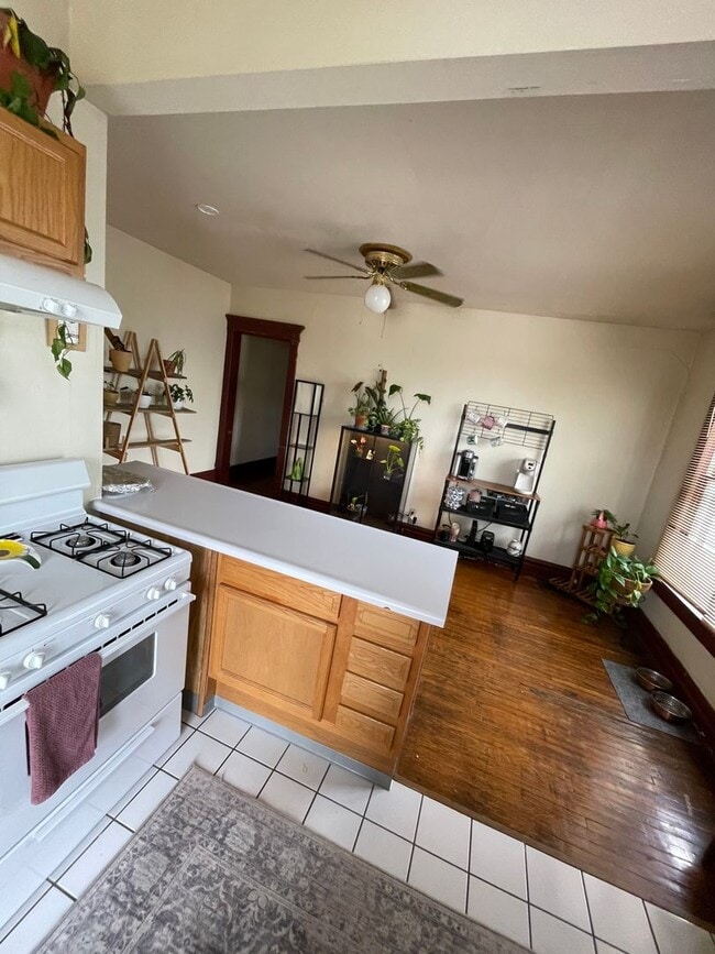 Building Photo - 32-38 W. Patterson Avenue Unit 36