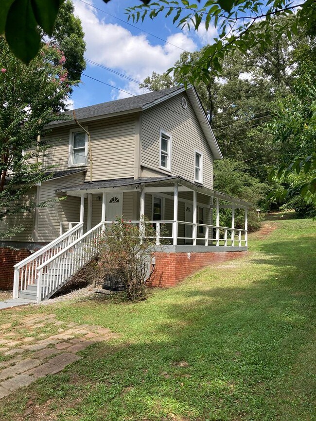 3212 &amp; 3214 Maple Rd - 3212 &amp; 3214 Maple Rd Apartment Unit 3214 Maple Rd