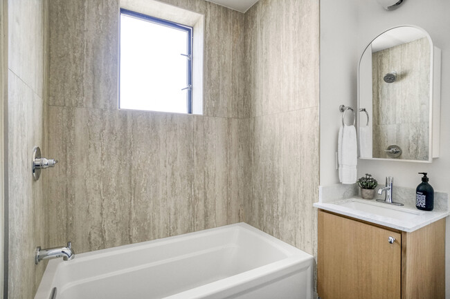 Photo - The Overland 16