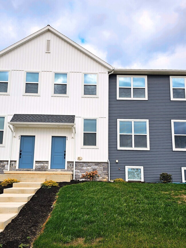 Building Photo - 65 N Conifer Dr