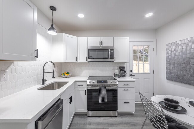 Photo - 1636 Maribel Ave