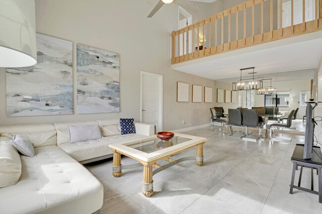 Building Photo - 360 Bella Vista Ct N Unit 60