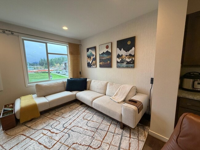 Photo - 540 NE Daisy Walk