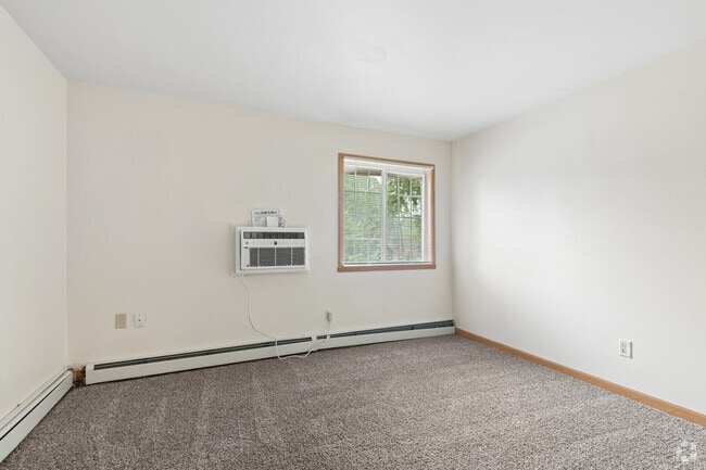 3BR, 1.5BA - 1,300SF - Bedroom
