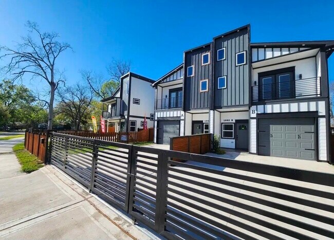 Building Photo - 1002 Natchez Ave