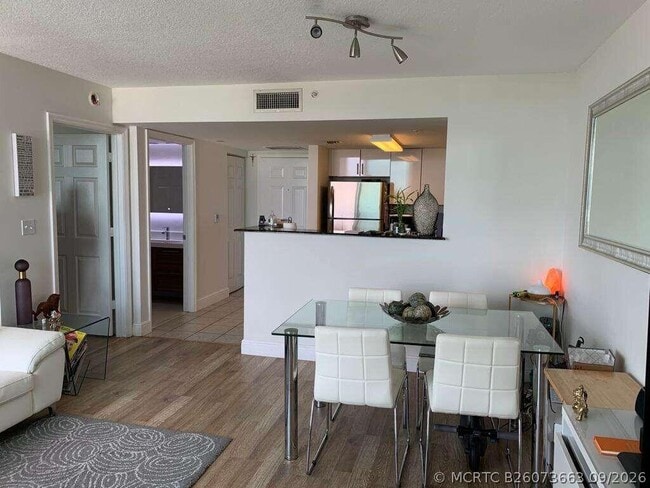 3000 Coral Wy Unit 707