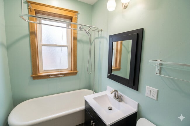 Photo - 2132 W Walton St Unit 2