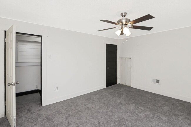Photo - Check out this spacious 2bdr home for rent!