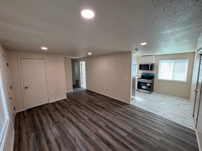 Photo - 1110 S Alderwood Dr