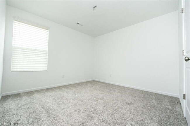 98 Brewster Dr