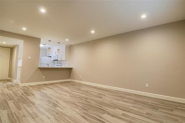 Photo - 2744 Briarhurst Dr Condo Unit 26