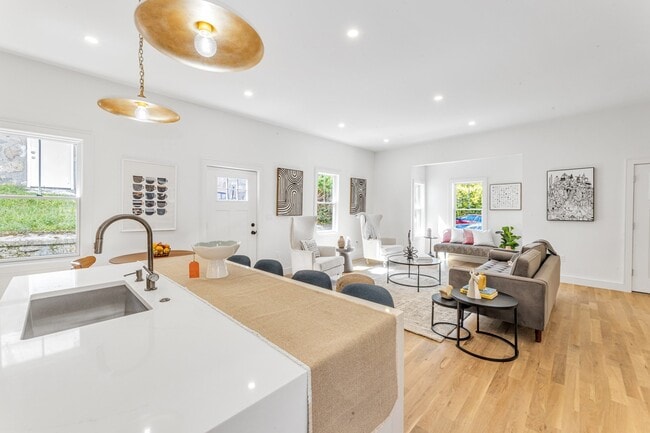 Photo - 142 Birch St