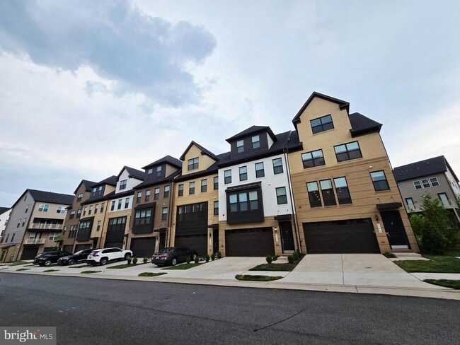 Building Photo - 4975 Longmire Wy