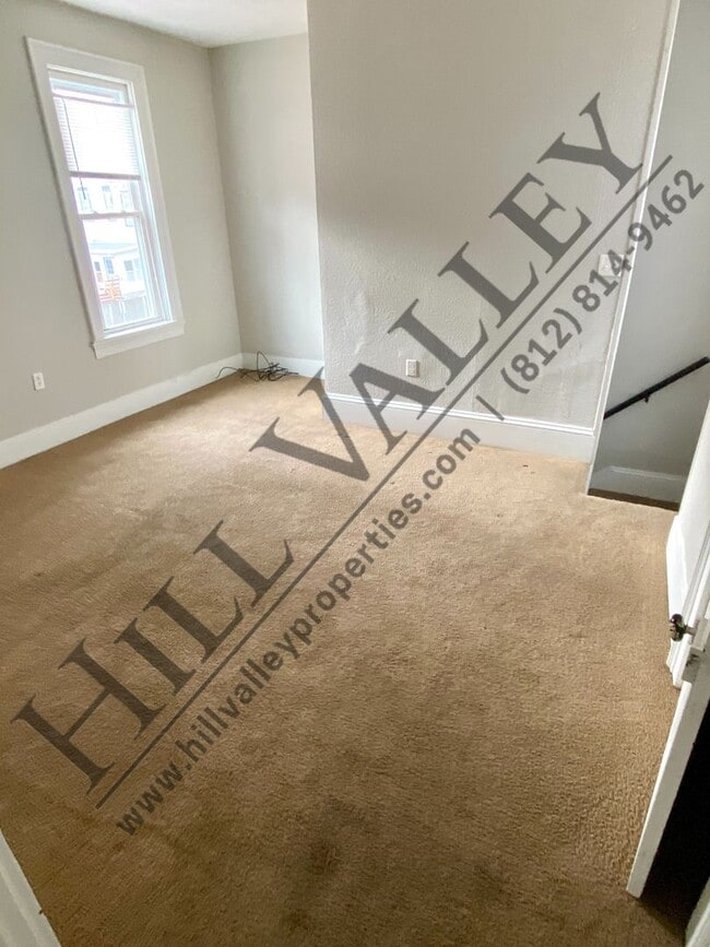654 Deming St Unit 2