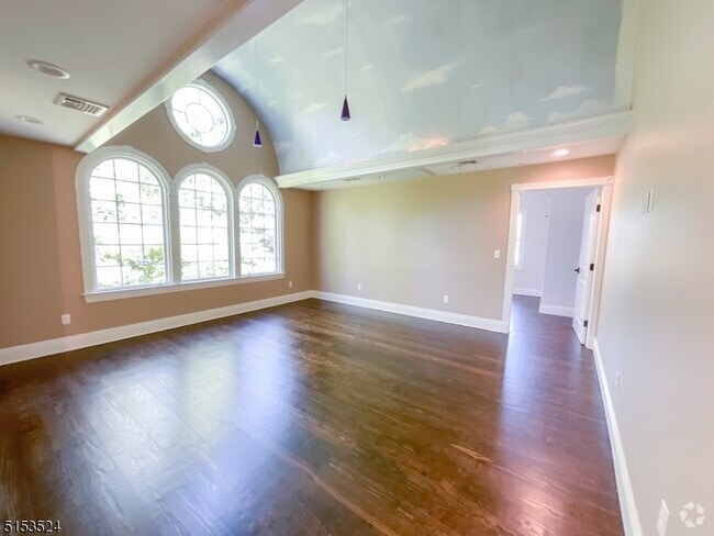 Building Photo - 15 Church St Rental