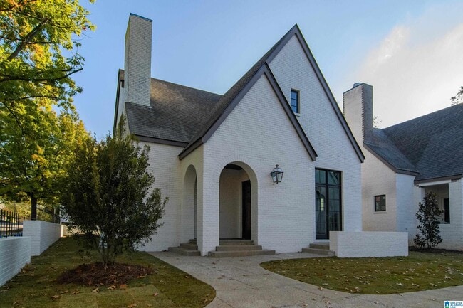 Building Photo - 3729 5th Ave S