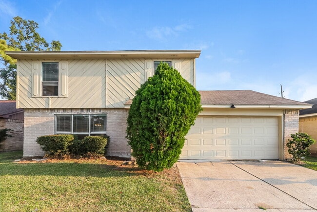 Building Photo - 11955 Drummond Park Dr Rental