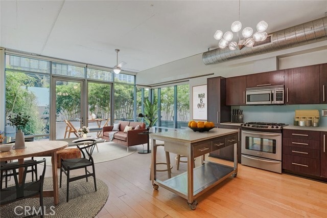 Photo - 1100 S Hope St