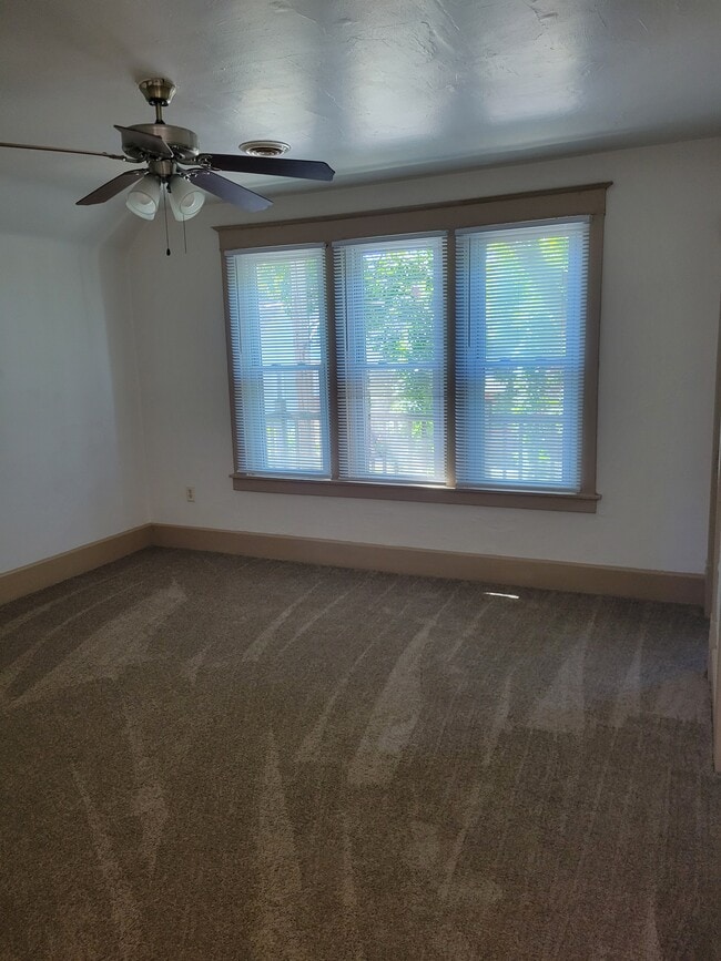 Building Photo - 1544 S 21st St Unit UPPER