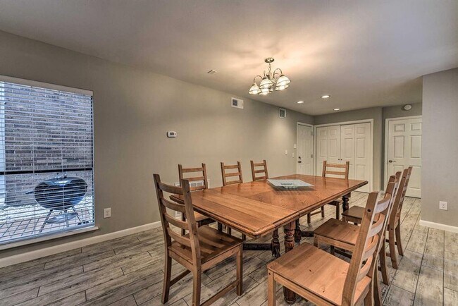 Photo - 4728 Post Oak Timber Dr Unit 6/54