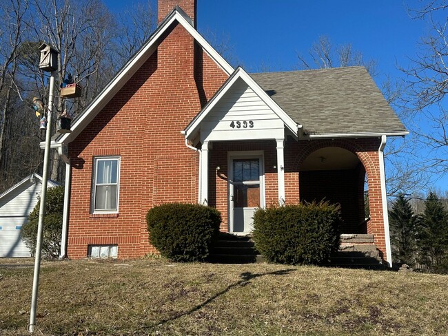 Photo - 3 Bedroom / 1.5 Bath Brick Home on 1.4 Acres Blountville TN