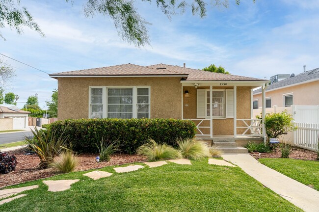 Photo - 4950 Newcastle Ave