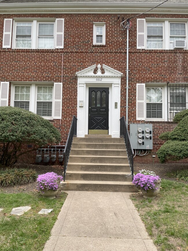 6612 14th St NW Unit #2