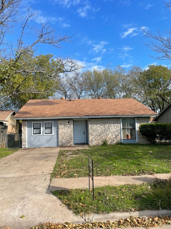 Building Photo - Affordable rental in a quiet neighborhood!...