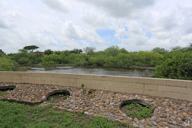 Photo - Arroyo Apartments